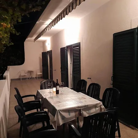 With A Parking Space Brela, Makarska - 18417 Apartment Brela