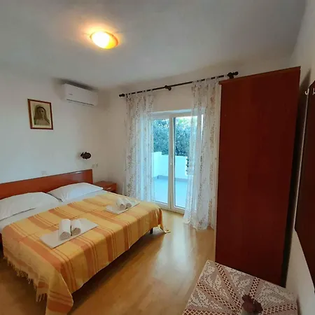 With A Parking Space Brela, Makarska - 18417 Apartment Brela